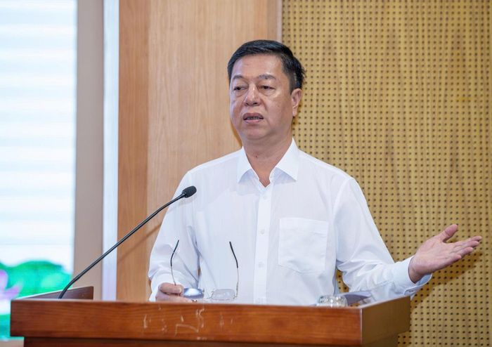  PGS.TS Vũ Trọng Lâm - Giám đốc, Tổng biên tập NXB Chính trị quốc gia Sự thật - phát biểu tham luận về yêu cầu với việc biên tập tác phẩm về chủ đề Chủ tịch Hồ Chí Minh và các lãnh đạo tiền bối của Đảng, Nhà nước, danh nhân văn hóa dân tộc. Tổng biên tập NXB Chính trị quốc gia Sự thật đề xuất coi tác phẩm sách như một công trình khoa học, tức có quy trình phản biện khoa học nhiều cấp, nhằm giảm thiểu rủi ro sai lệch về nội dung trong sách.