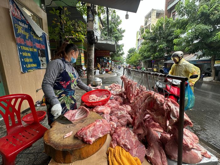 Giá thịt heo đang giảm so với nửa năm đầu 2026. Ảnh: An Hà.