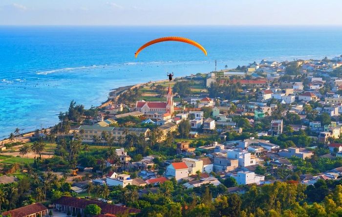 Phát triển du lịch Lý Sơn gắn với bảo tồn tài nguyên biển, cảnh quan và bản sắc văn hóa địa phương. Ảnh: Vương Quốc