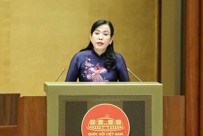 Chủ nhiệm Ủy ban Khoa học, Công nghệ và Môi trường của Quốc hội Nguyễn Thanh Hải trình bày Báo cáo thẩm tra