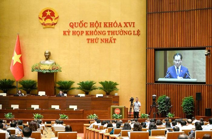 Quốc hội nghe tờ trình và báo cáo thẩm tra về dự án Luật sửa đổi, bổ sung một số điều của 10 luật có liên quan đến thủ tục hành chính, điều kiện kinh doanh trong lĩnh vực nông nghiệp và môi trường