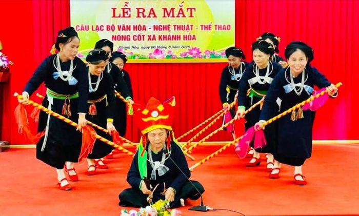 Tiết mục văn nghệ đặc sắc do các nghệ nhân và thành viên CLB biểu diễn tại lễ ra mắt