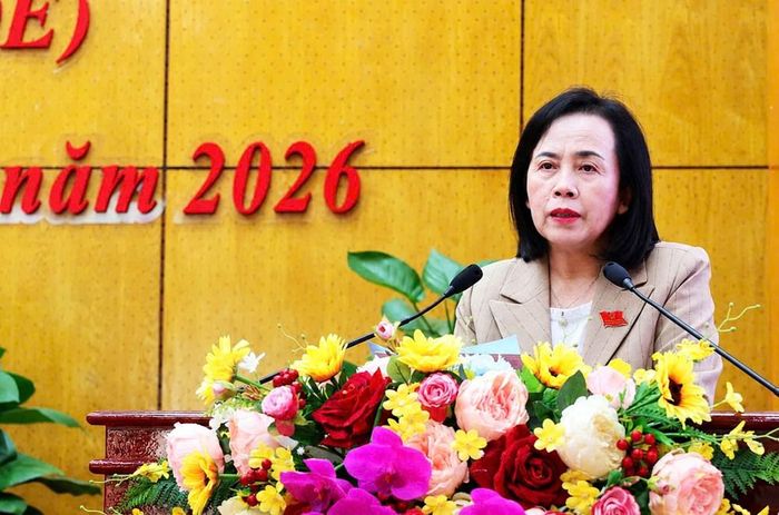 Chủ tịch HĐND tỉnh Lạng Sơn Đoàn Thị Hậu phát biểu kỳ họp