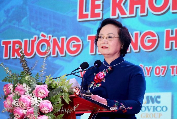 Phó Thủ tướng Phạm Thị Thanh Trà phát biểu tại lễ khởi công xây dựng Trường THPT Nam Đàn 1. Ảnh: Văn Tý - TTXVN