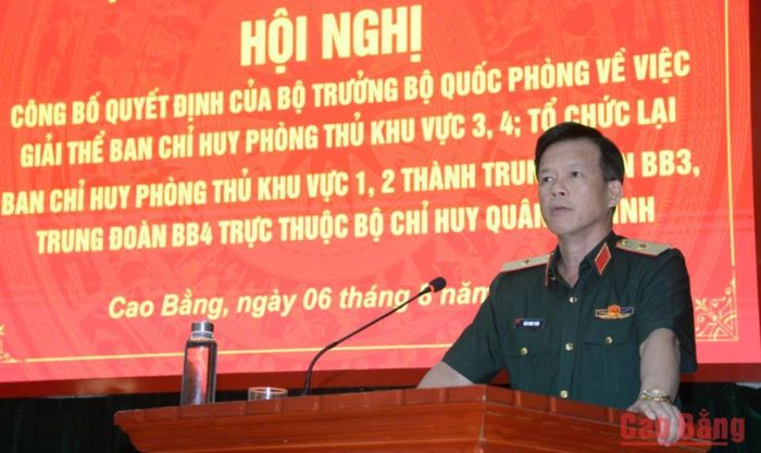 Thiếu tướng Đàm Minh Tuân, Phó Tư lệnh Quân khu 1 phát biểu chỉ đạo tại hội nghị. Ảnh Báo Cao Bằng