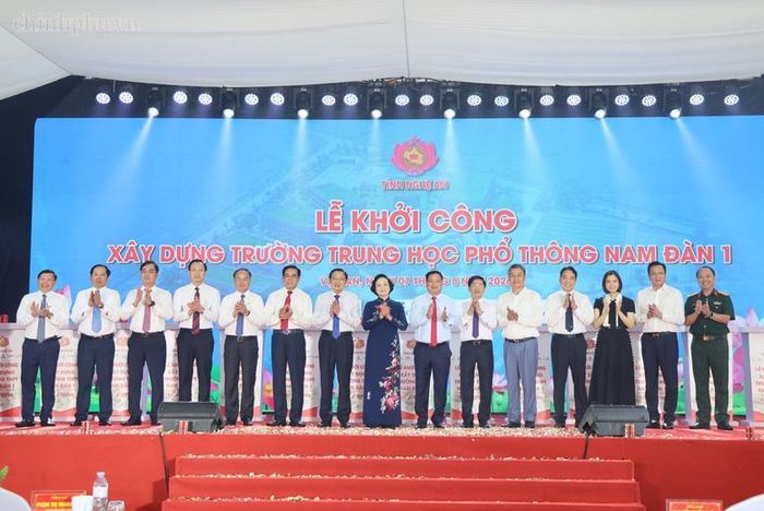 Các đại biểu chụp ảnh lưu niệm - Ảnh: VGP/Thu Giang