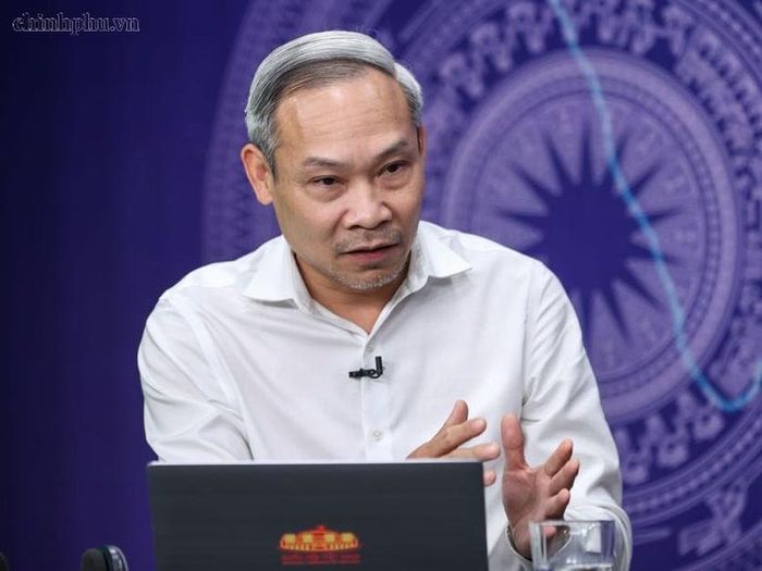 Ông Phan Đức Hiếu trao đổi về những cải cách thể chế cần ưu tiên để doanh nghiệp Việt Nam có thể trở thành nhà cung ứng cho các tập đoàn FDI tại Việt Nam và tham gia chuỗi giá trị toàn cầu - Ảnh: chinhphu.vn/Nhật Bắc