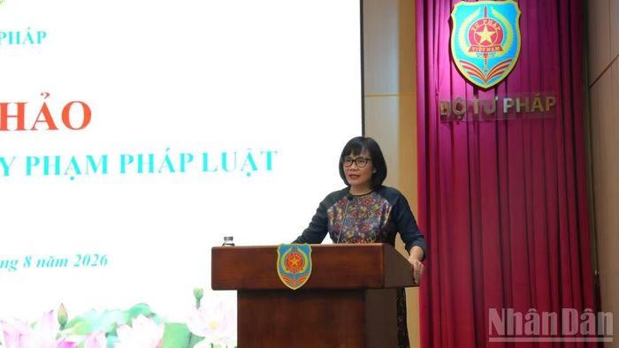 Thứ trưởng Tư pháp Đặng Hoàng Oanh.