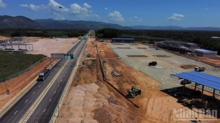 Trạm dừng nghỉ Quảng Ngãi-Hoài Nhơn tại Km 77. (Ảnh: NGỌC BIỂN)