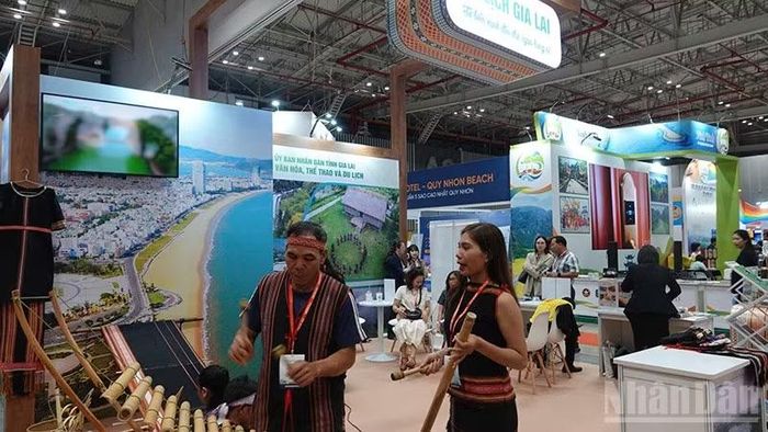 Các gian hàng tại Hội chợ Du lịch quốc tế Thành phố Hồ Chí Minh năm 2025. (Ảnh: LINH BẢO)