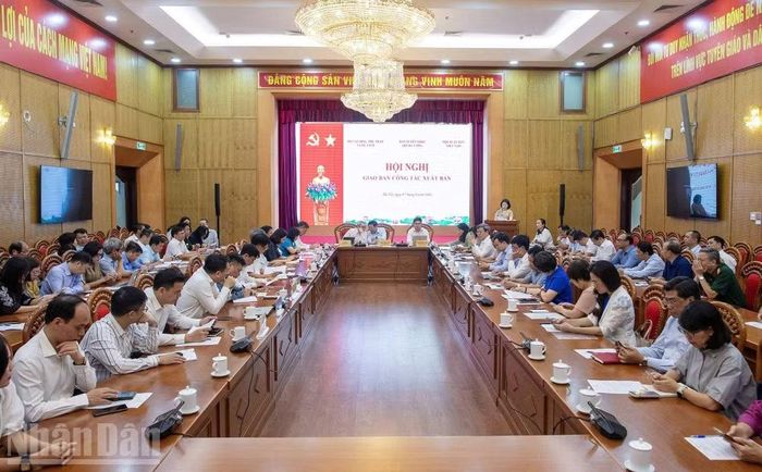 Toàn cảnh hội nghị.