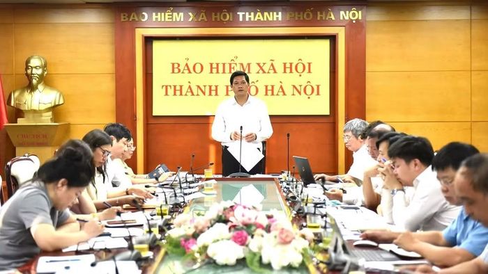 Giám đốc Bảo hiểm xã hội thành phố Hà Nội Nguyễn Ngọc Huyến phát biểu chỉ đạo tại hội nghị. (Ảnh: HSS)