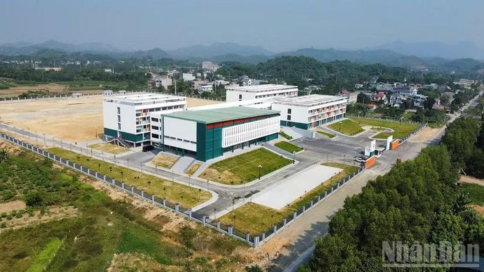 328 thí sinh đã dự thi tại điểm thi Trường trung học phổ thông chuyên tỉnh Tuyên Quang sẽ thi lại theo Quyết định số 2288/QĐ-BGDĐT ngày 4/8/2026 của Bộ trưởng Giáo dục và Đào tạo.