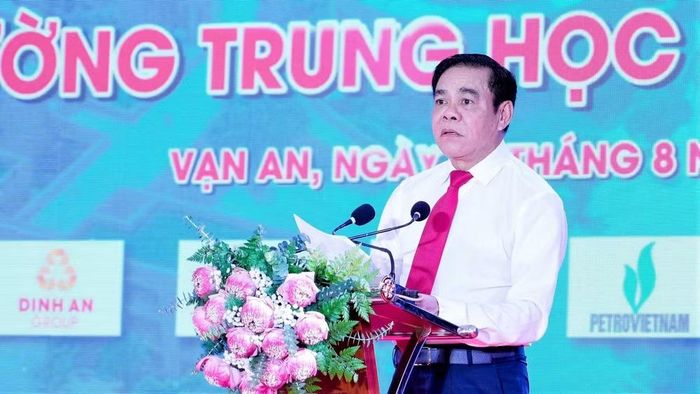 Chủ tịch Ủy ban nhân dân tỉnh Nghệ An Võ Trọng Hải phát biểu tại buổi lễ. (Ảnh: PHAN QUỲNH)