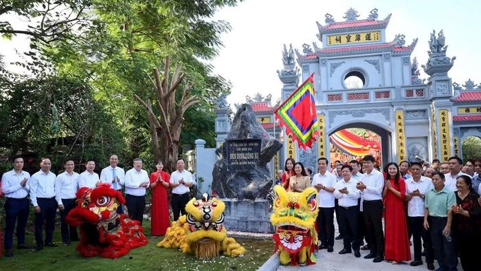 Dự án tu bổ, tôn tạo đền Định Công Hạ (đền Đầm Sen) đã hoàn thành và đang phát huy giá trị di tích hiệu quả. (Ảnh: HIỀN THU)