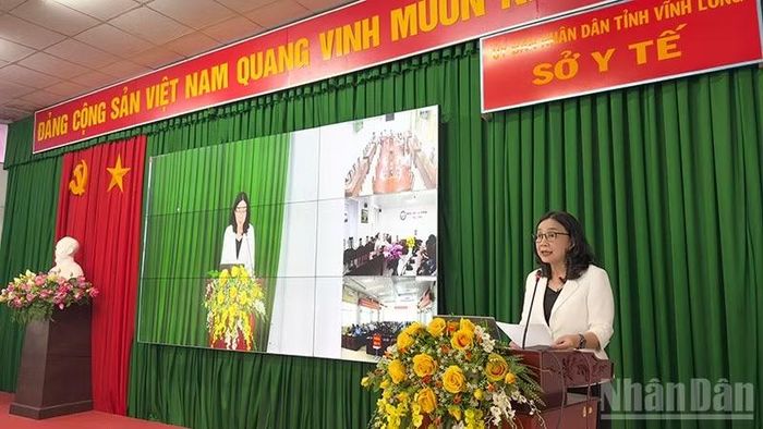Đồng chí Hồ Thị Thu Hằng, Giám đốc Sở Y tế tỉnh Vĩnh Long phát biểu tại lễ phát động.