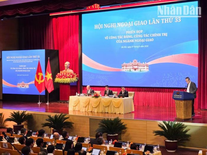 Các Đại sứ và Trưởng Cơ quan đại diện phải hoàn thành xuất sắc nhiệm vụ trong vai trò chỉ huy chuyên môn đối ngoại và lãnh đạo trực tiếp về chính trị, tư tưởng và xây dựng Đảng tại địa bàn. (Ảnh: MINH DUY)