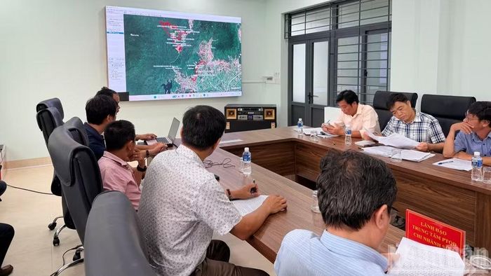 Chủ đầu tư báo cáo dự án Hồ chứa nước Ka pét. (Ảnh: Thanh Hải)