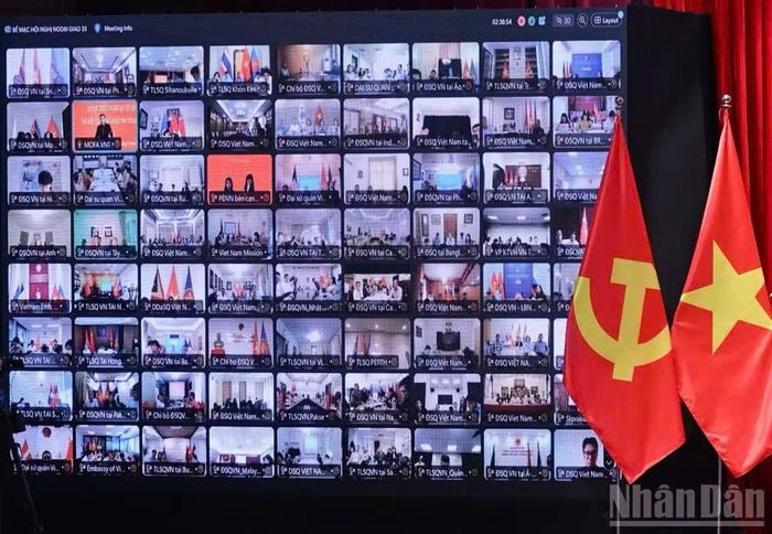 Hội nghị được tổ chức theo hình thức trực tiếp kết hợp trực tuyến trong toàn Đảng bộ Bộ Ngoại giao. (Ảnh: TRẦN HẢI)