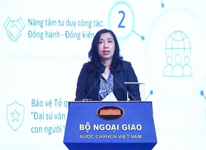 Thứ trưởng Ngoại giao Lê Thị Thu Hằng phát biểu tại Hội nghị. (Ảnh: TRẦN HẢI)