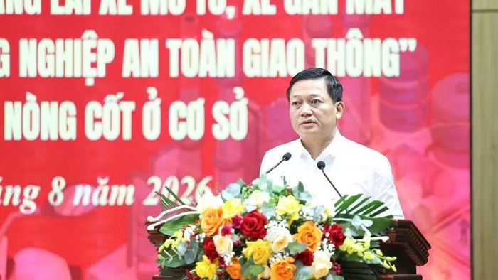 Đồng chí Nguyễn Cao Sơn, Phó Chủ tịch Ủy ban nhân dân tỉnh Ninh Bình phát biểu tại hội nghị.