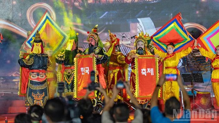 Những tiết mục nghệ thuật mang đậm dấu ấn văn hoá 2 nước tại sự kiện.