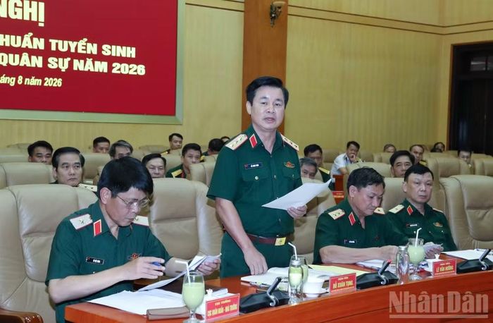 Thượng tướng Đỗ Xuân Tụng phát biểu tại hội nghị. (Ảnh: NINH CƠ)