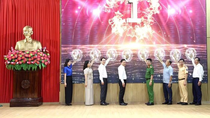 Phát động Chiến dịch đào tạo kỹ năng lái xe máy an toàn toàn quốc. (Ảnh: TUÂN NGUYỄN)