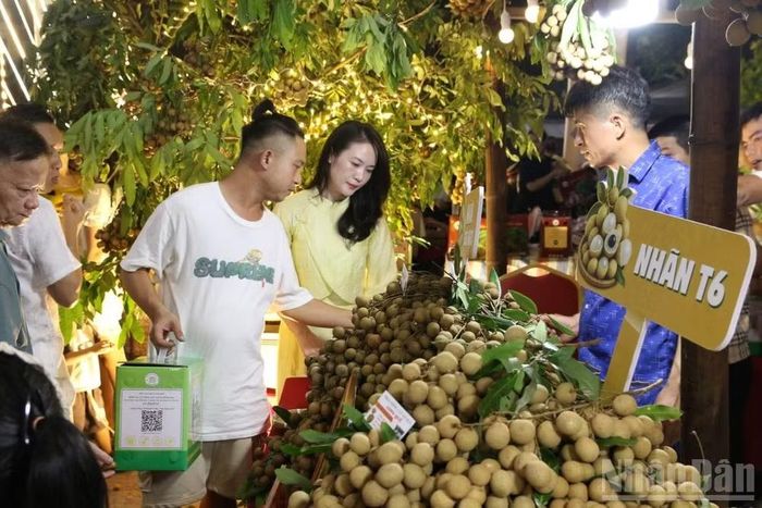 Không gian lễ hội đem đến người dân sự trải nghiệm thú vị.