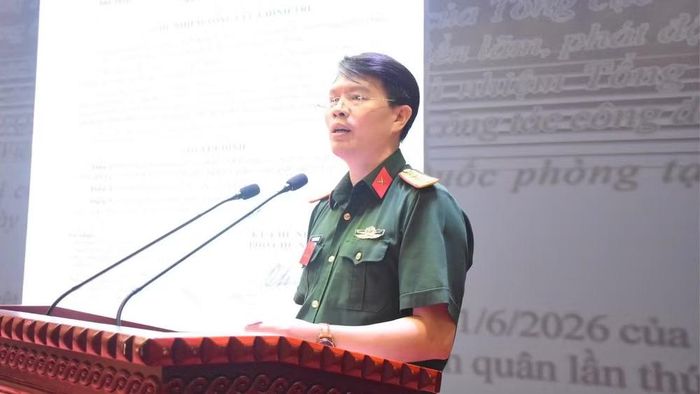 Đại tá Nguyễn Hồng Lợi báo cáo kết quả hội thi. (Ảnh: ANH KIM)