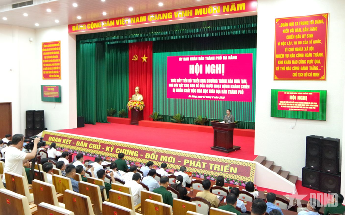 Toàn cảnh hội nghị.