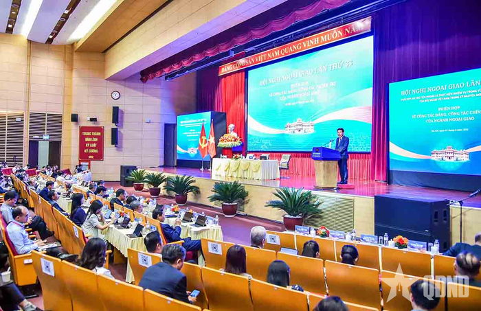 Quang cảnh phiên họp. 