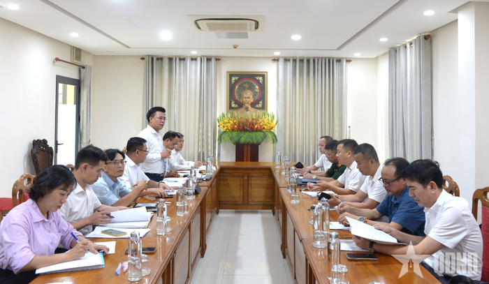 Quang cảnh buổi làm việc. 