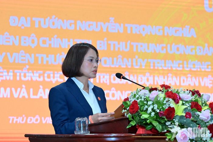 Đồng chí Nguyễn Thị Tâm, Tổng Giám đốc Công ty Star Telecom phát biểu.