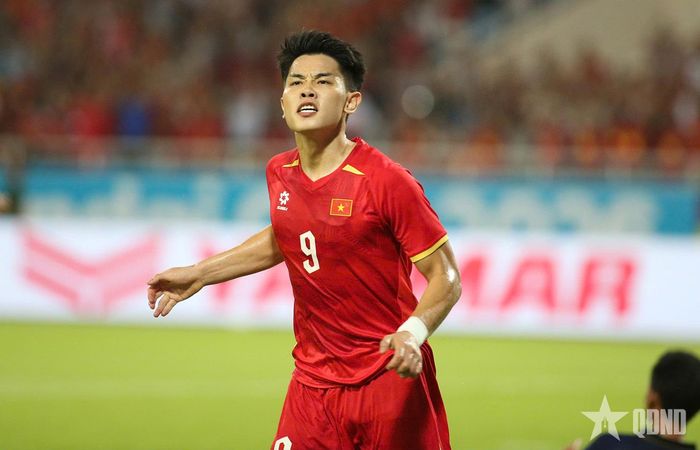 Đình Bắc mừng bàn thắng mở tỷ số. Ảnh: VIỆT AN