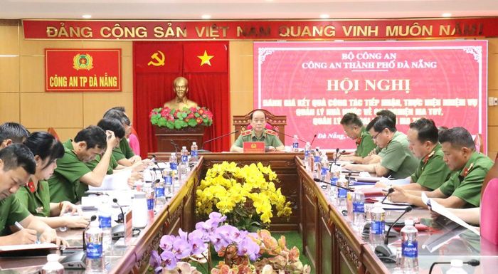 Thiếu tướng Nguyễn Hữu Hợp chủ trì tại điểm cầu Công an TP Đà Nẵng.