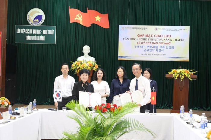 Hai Liên hiệp Hội TP Đà Nẵng và TP Daegu (Hàn Quốc) ký kết Bản ghi nhớ hợp tác giao lưu trên lĩnh vực văn hóa, nghệ thuật.
