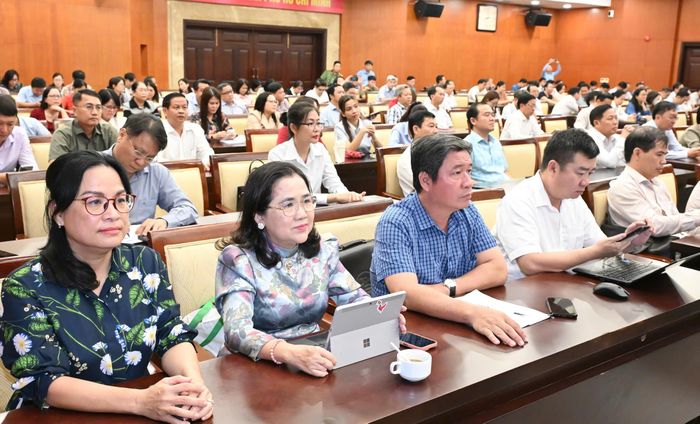  Hội nghị quán triệt và triển khai thực hiện Nghị quyết Hội nghị lần thứ ba Ban Chấp hành Trung ương Đảng khóa XIV diễn ra sáng 7-8. Ảnh: VIỆT DŨNG 