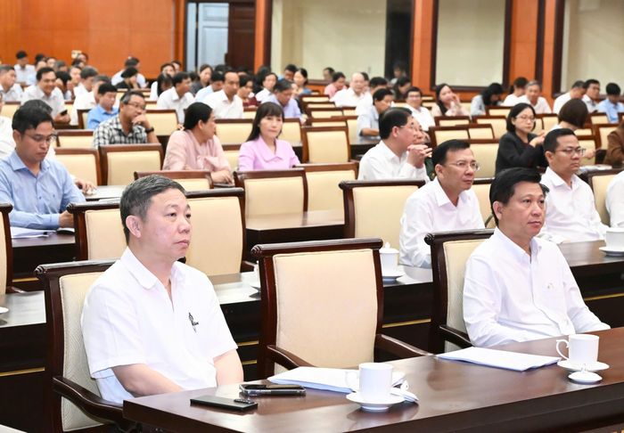  Trưởng Ban Tuyên giáo và Dân vận Thành ủy TPHCM Dương Anh Đức cùng các đại biểu dự hội nghị. Ảnh: VIỆT DŨNG 