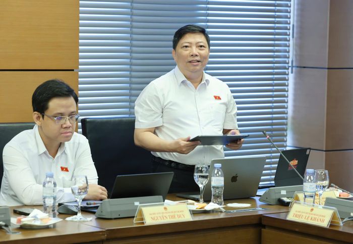  ĐB Nguyễn Vũ Trung (TPHCM) phát biểu, góp ý cho dự thảo luật. Ảnh: QUANG PHÚC 