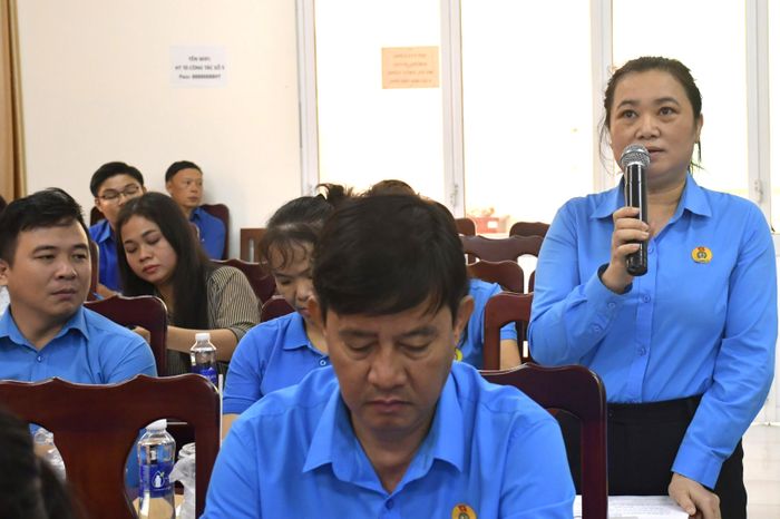 Lãnh đạo công đoàn phường Vũng Tàu phát biểu ý kiến tại hội nghị