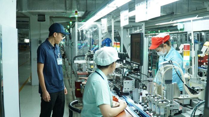 Nếu dự thảo được thông qua, người lao động tại 23 phường, xã và Đặc khu Côn Đảo ở TPHCM có thể được tăng lương tối thiểu hai lần từ đầu năm 2027