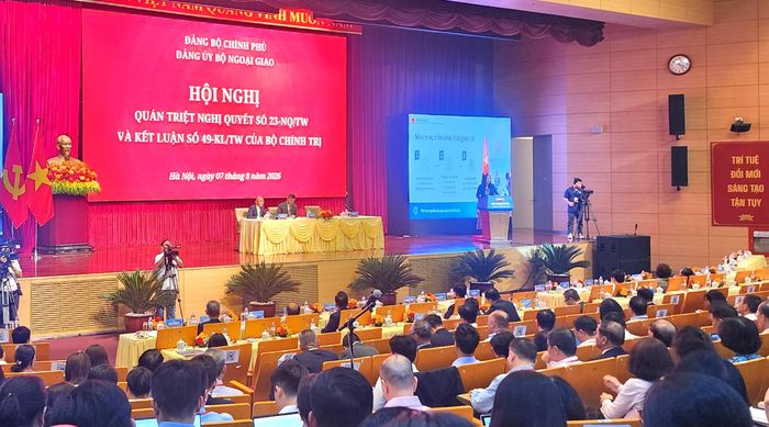 Hội nghị quán triệt và triển khai thực hiện Nghị quyết 23 của Bộ Chính trị về công tác người Việt Nam ở nước ngoài và Kết luận số 49-KL/TW của Bộ Chính trị. Ảnh: MINH DUY