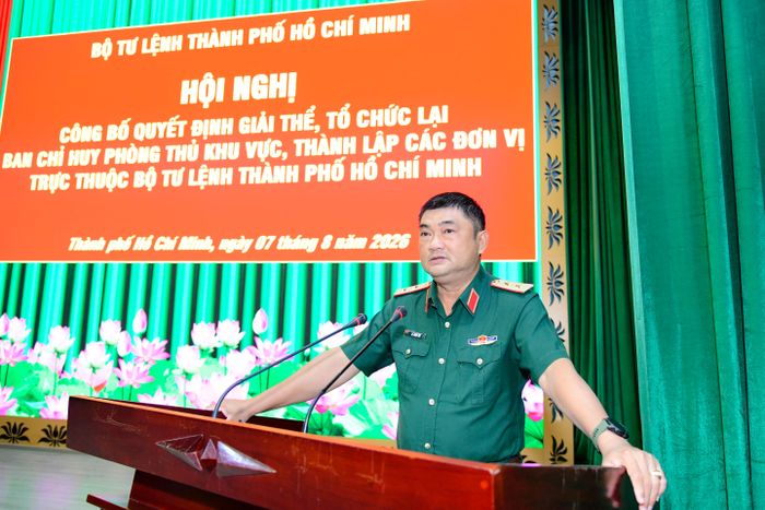 Trung tướng Lê Xuân Thế phát biểu chỉ đạo hội nghị. Ảnh: HỮU TÂN