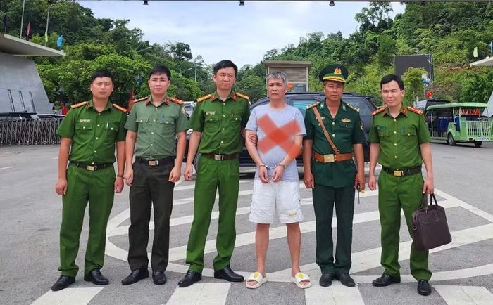 Công an tỉnh Bắc Ninh phối hợp với Văn phòng Cơ quan Cảnh sát điều tra, Bộ Công an bàn giao đối tượng Zhang Shixing cho cơ quan chức năng Trung Quốc.