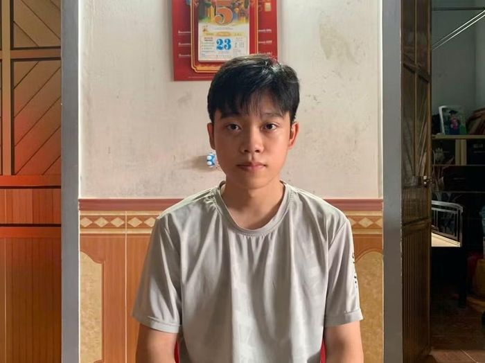 Em Vương Thanh Nguyễn (HS lớp 12 Toán 2, Trường THPT chuyên Hà Tĩnh).