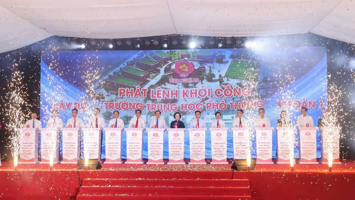 Phó Thủ tướng cùng lãnh đạo tỉnh Nghệ An phát lệnh khởi công xây dựng Trường THPT Nam Đàn 1.