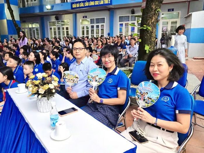 Thầy trò Trường THCS Chương Dương tại chương trình chào đón tân học sinh lớp 6 năm 2026. Ảnh: Đình Tuệ.