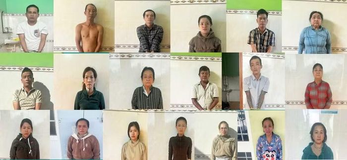 Các đối tượng bị khởi tố về hành vi cướp giật tài sản.