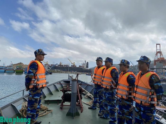 Cán bộ, chiến sĩ Hải đội Biên phòng 2, Bộ đội Biên phòng tỉnh Gia Lai thường xuyên thực tập các phương án cứu hộ, cứu nạn. Ảnh: Quốc Nhật